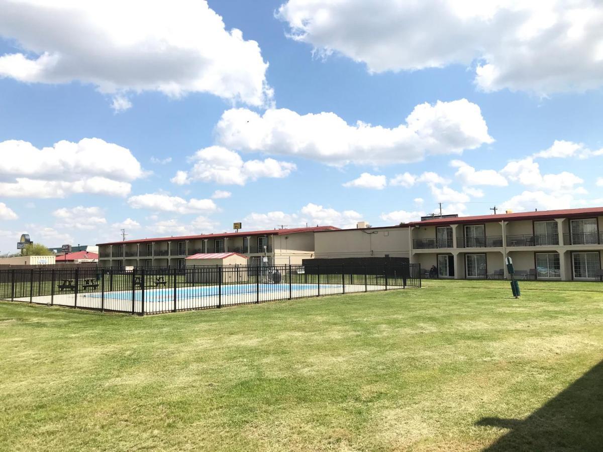 Days Inn By Wyndham Joplin Kültér fotó