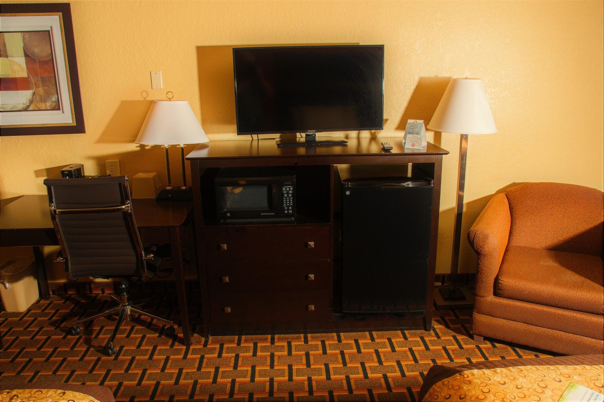 Days Inn By Wyndham Joplin Kültér fotó