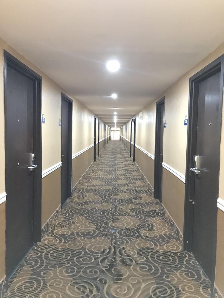 Days Inn By Wyndham Joplin Kültér fotó
