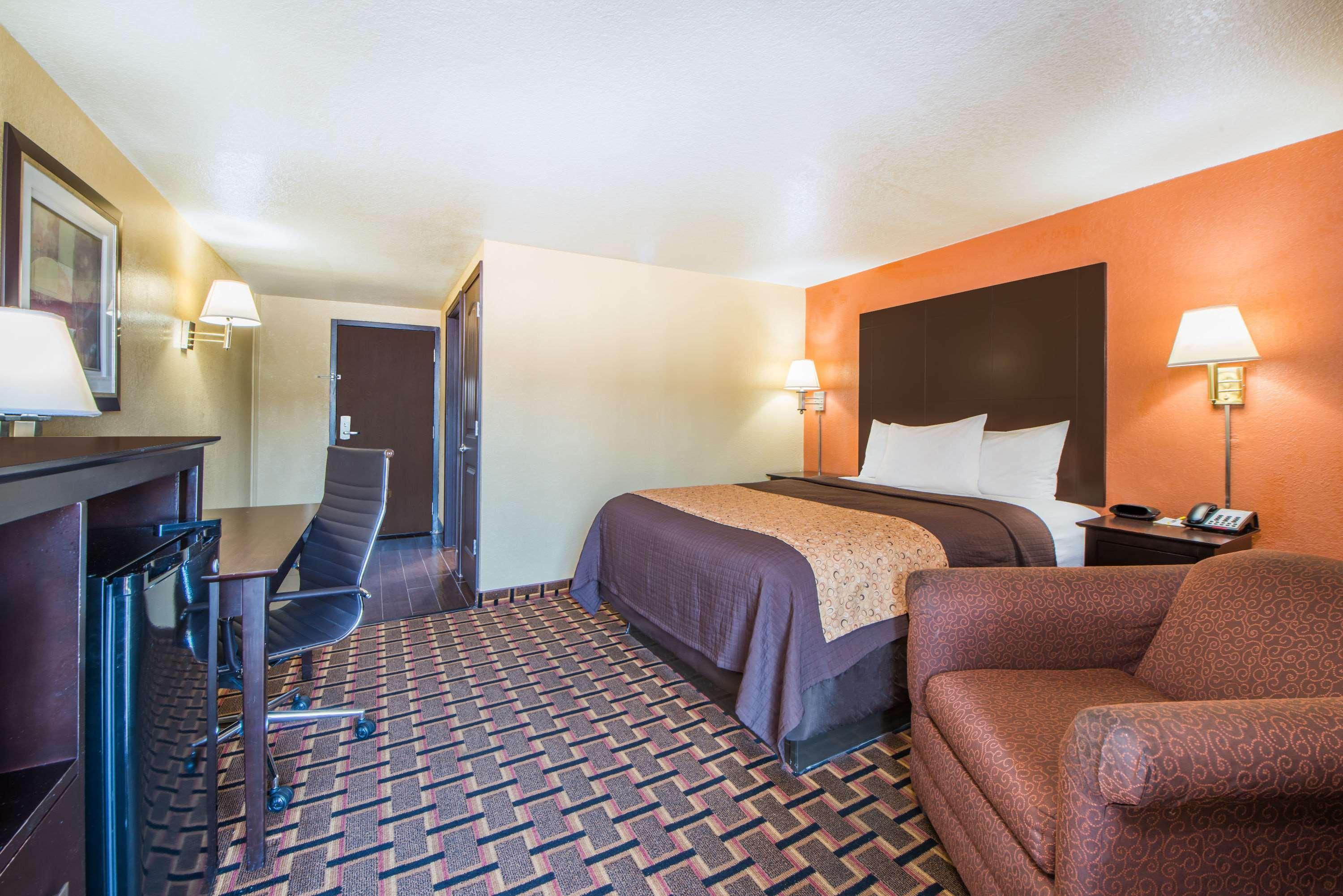 Days Inn By Wyndham Joplin Kültér fotó