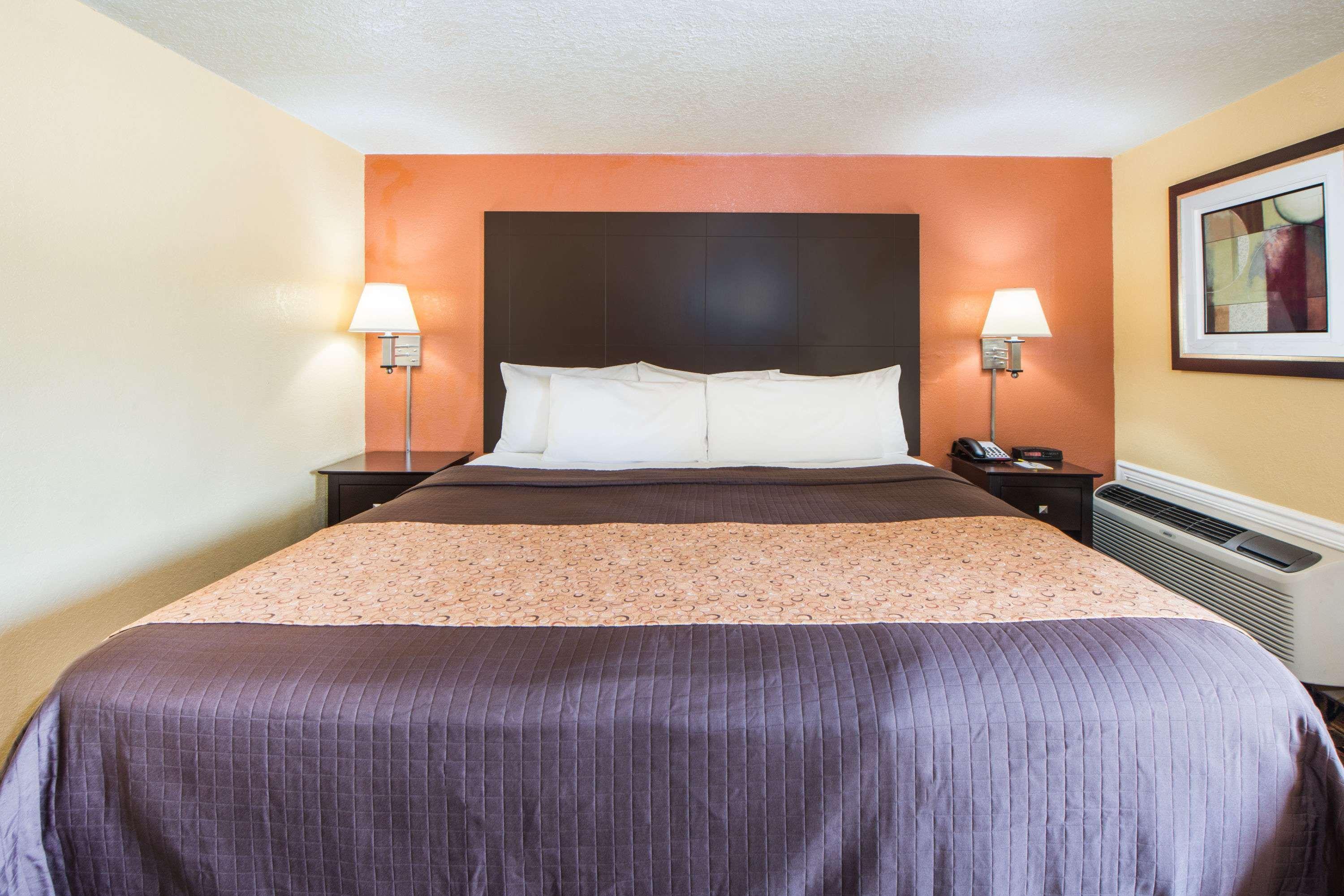 Days Inn By Wyndham Joplin Kültér fotó
