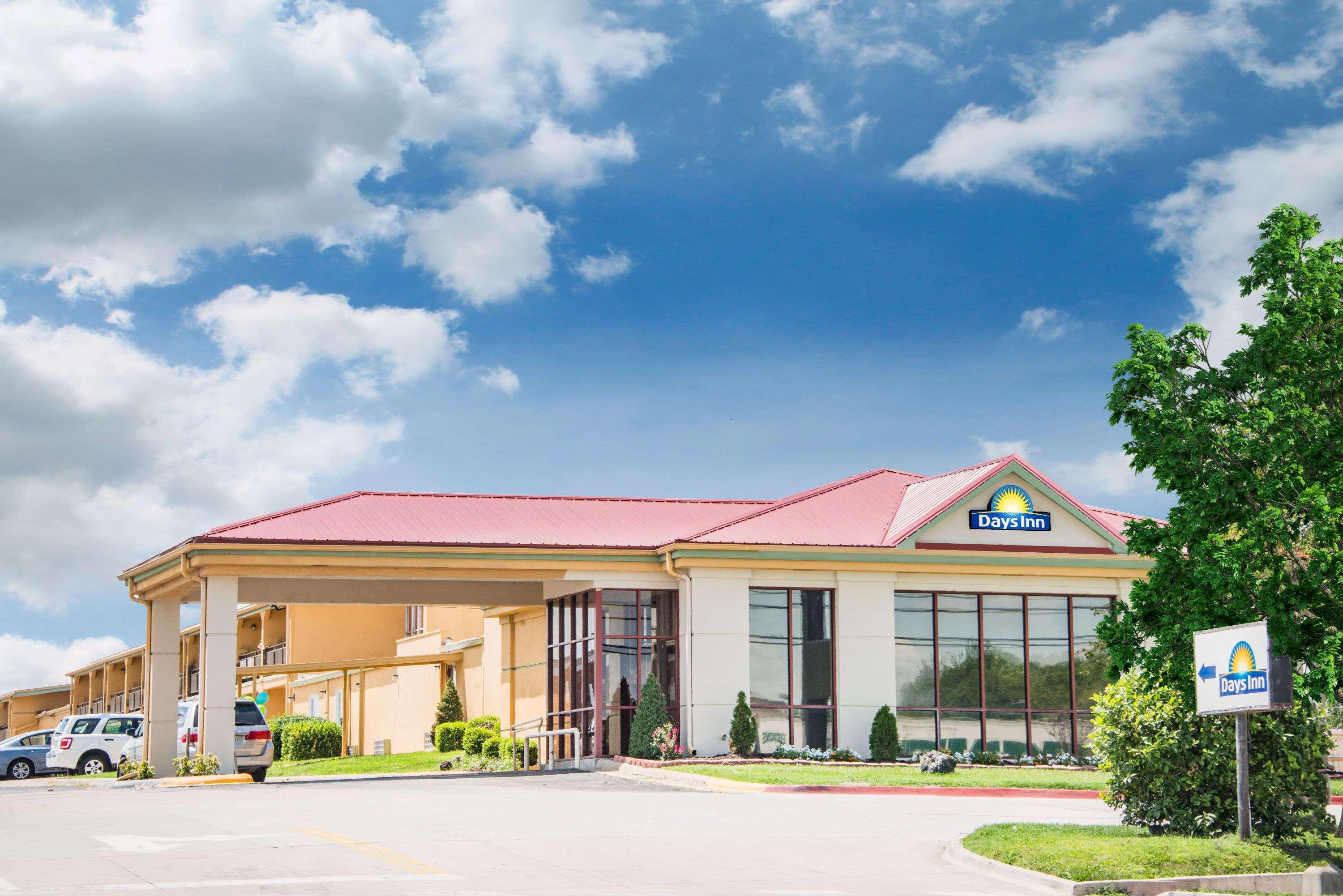Days Inn By Wyndham Joplin Kültér fotó