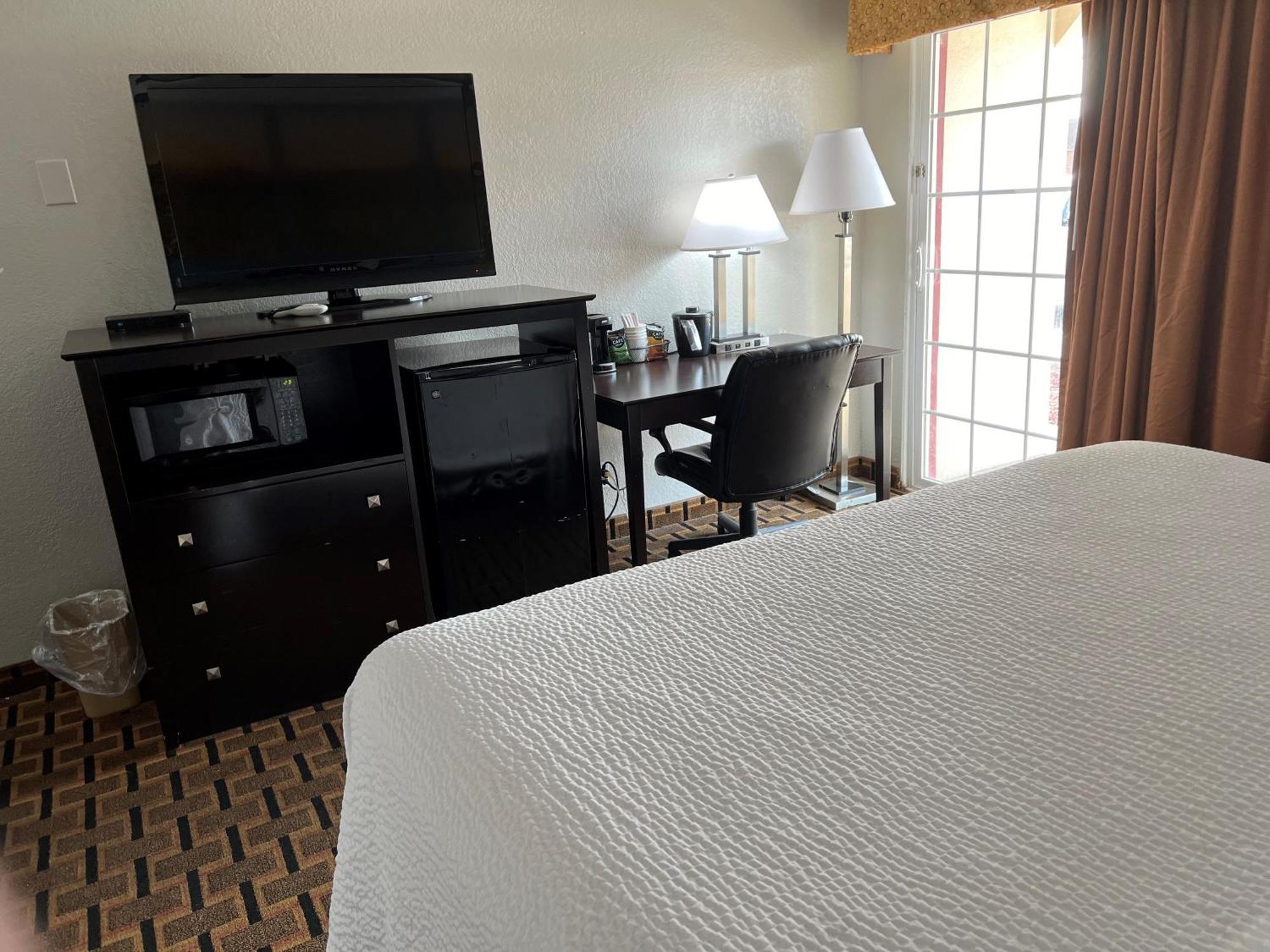 Days Inn By Wyndham Joplin Kültér fotó